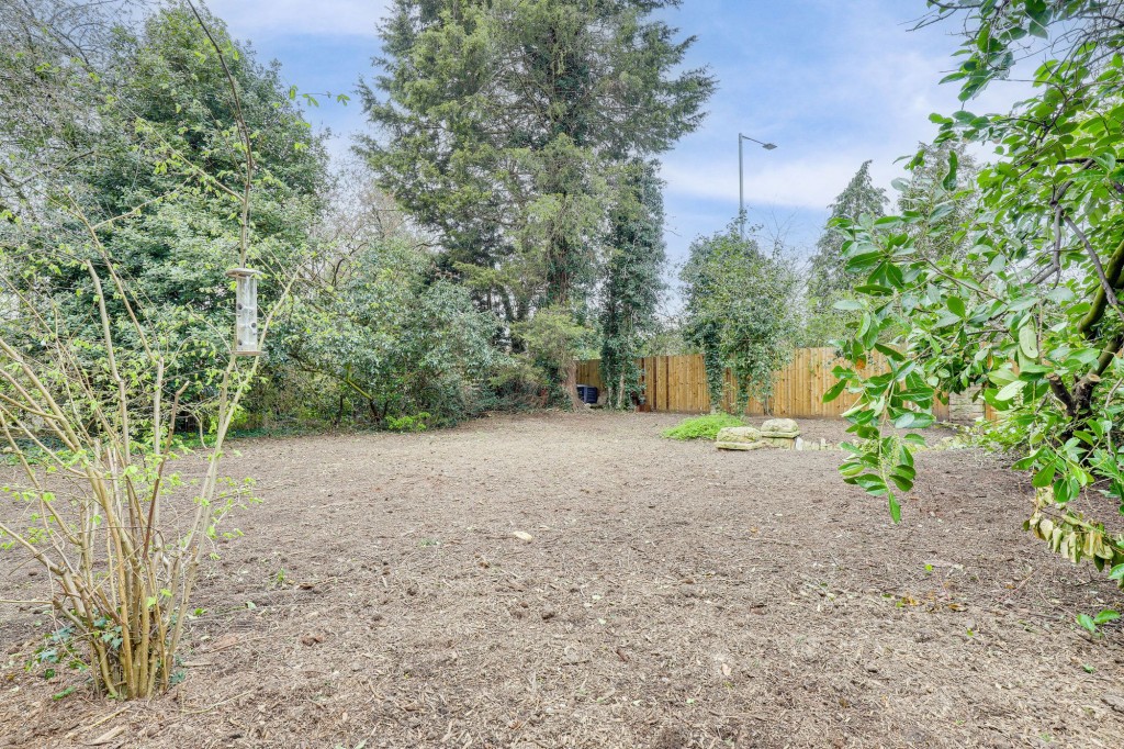 St. Helens Grove, Burton Joyce, NG14
