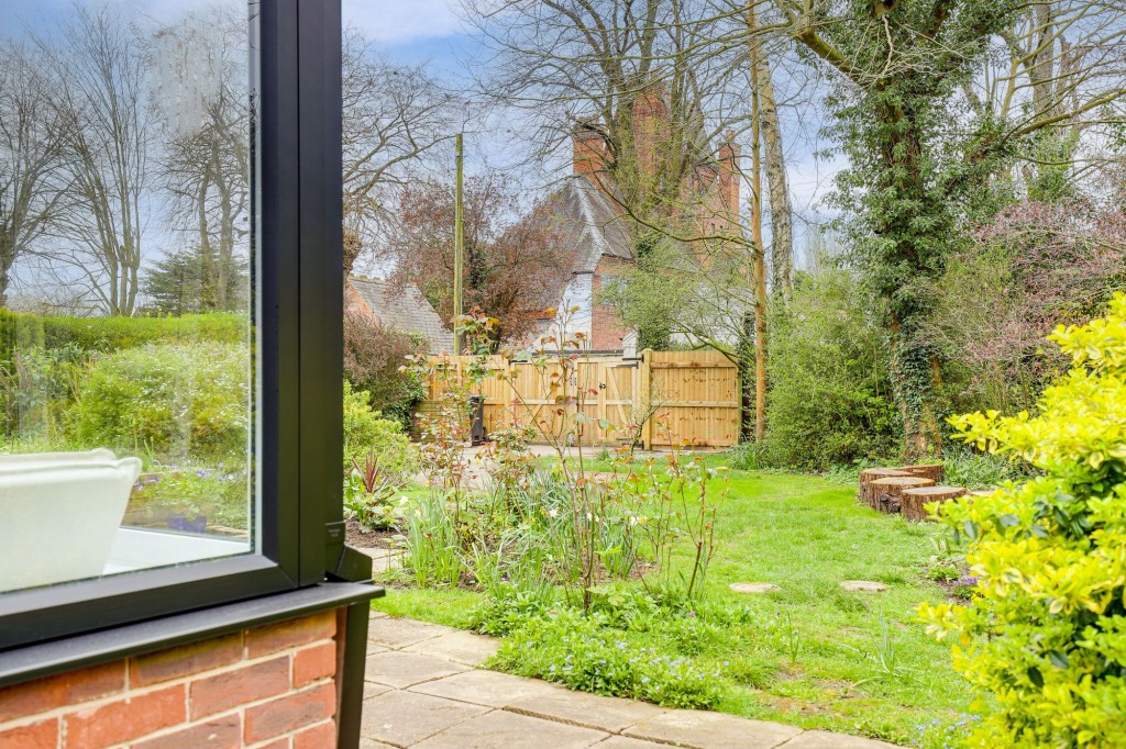 St. Helens Grove, Burton Joyce, NG14