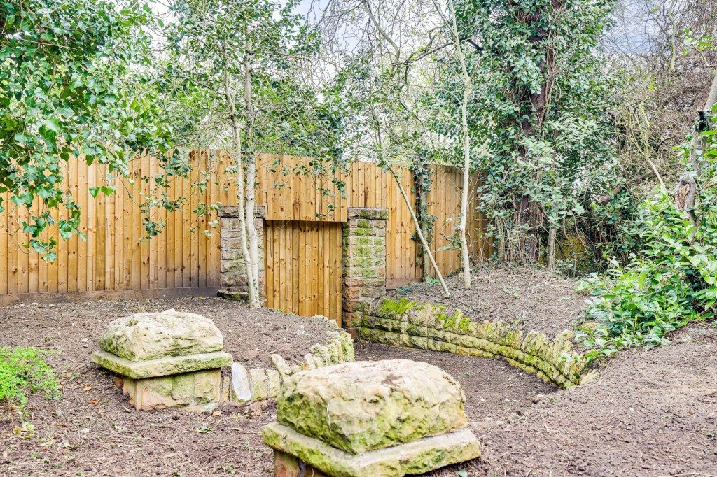St. Helens Grove, Burton Joyce, NG14