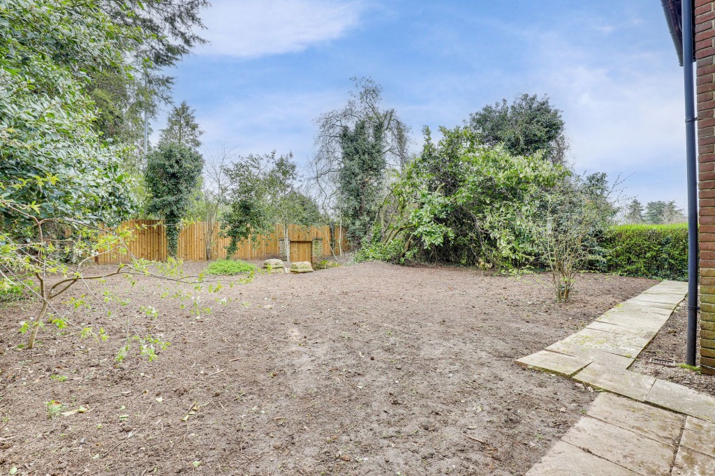 St. Helens Grove, Burton Joyce, NG14
