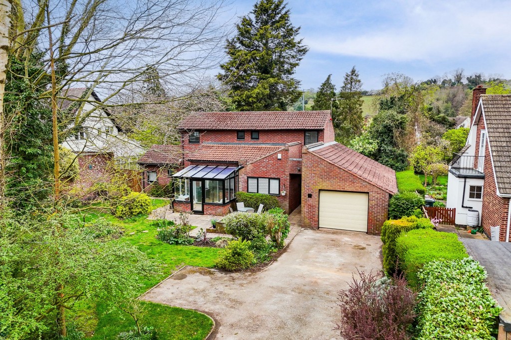 St. Helens Grove, Burton Joyce, NG14