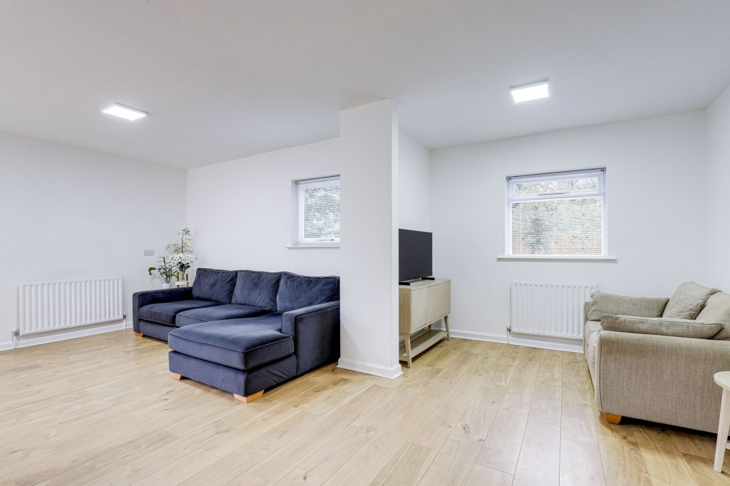 St. Helens Grove, Burton Joyce, NG14