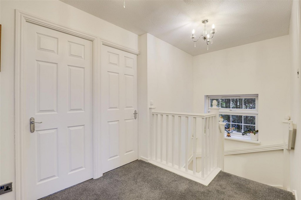 Larch Close, Arnold, NG5