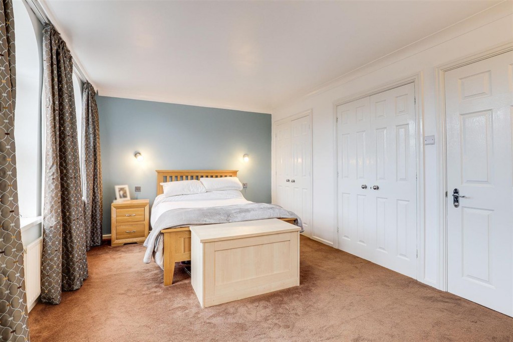 Larch Close, Arnold, NG5