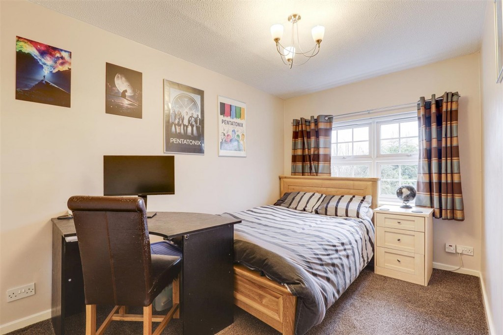 Larch Close, Arnold, NG5