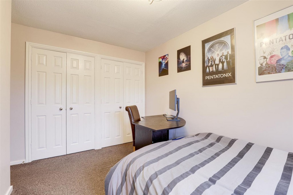 Larch Close, Arnold, NG5