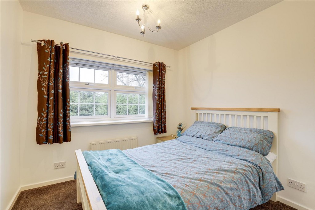 Larch Close, Arnold, NG5