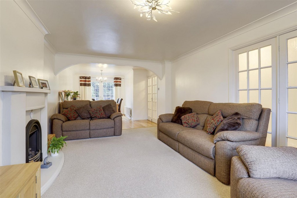 Larch Close, Arnold, NG5