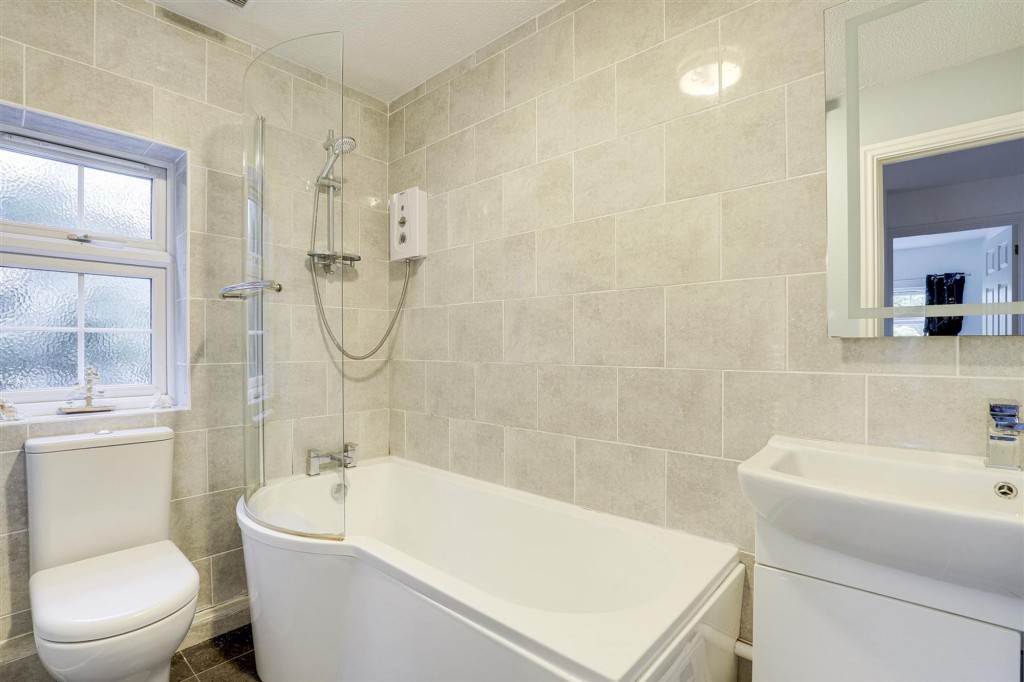 Larch Close, Arnold, NG5