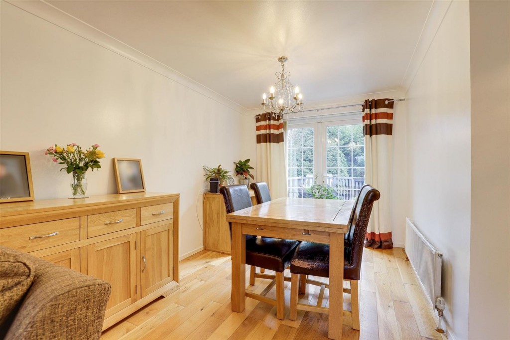 Larch Close, Arnold, NG5