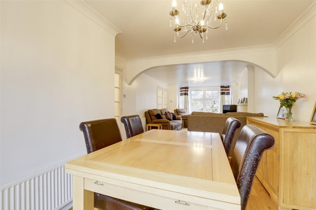 Larch Close, Arnold, NG5