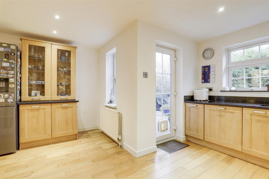 Larch Close, Arnold, NG5