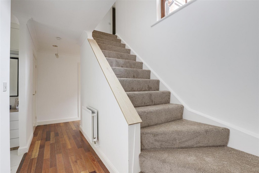 Manor House Close, Wilford, NG11