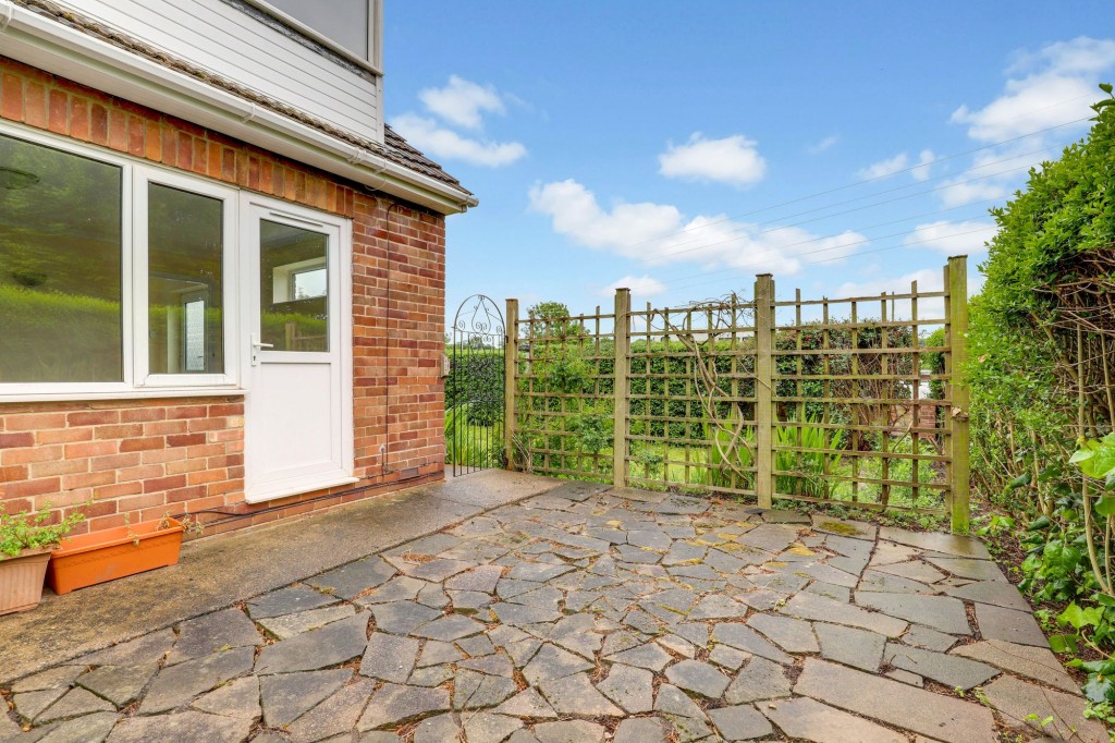 Canal Side, Beeston, NG9