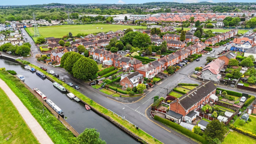 Canal Side, Beeston, NG9