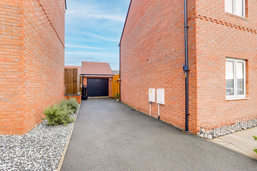 Horwood Drive, Gedling, NG4