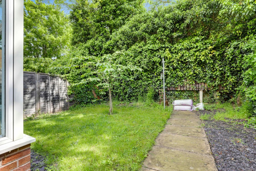 Newcastle Farm Drive, Nottingham, NG8