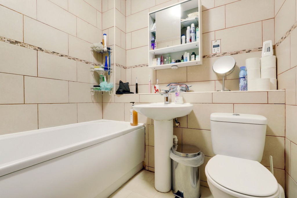 Newcastle Farm Drive, Nottingham, NG8