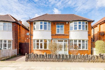Newlyn Drive, Nottingham, NG8