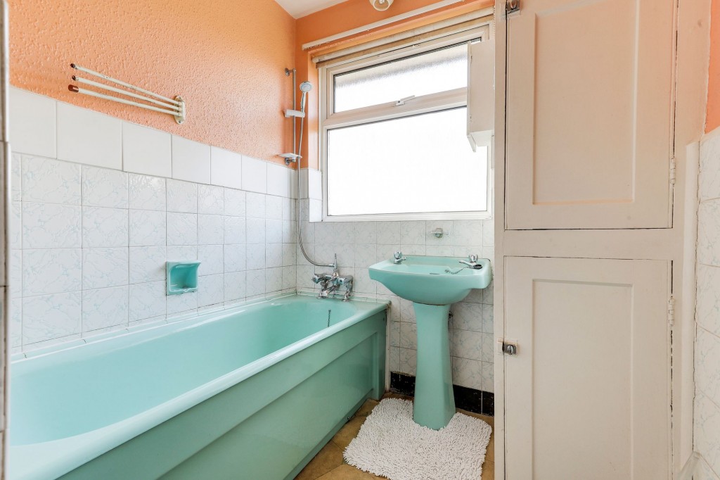 Newlyn Drive, Nottingham, NG8