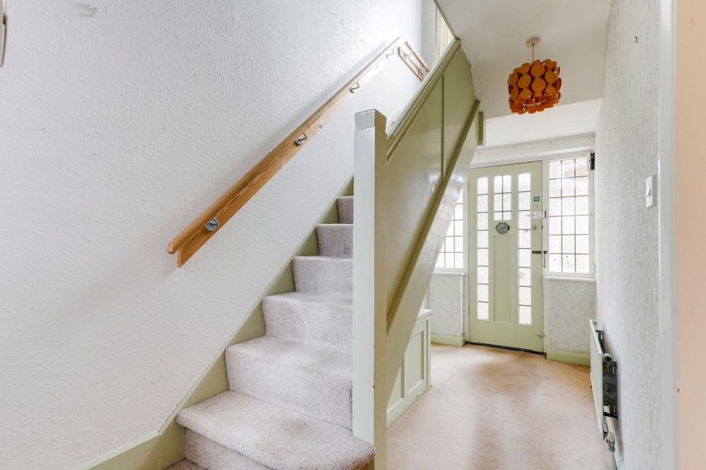 Newlyn Drive, Nottingham, NG8