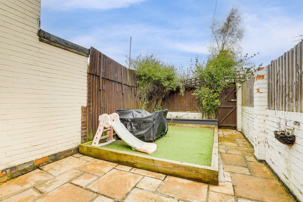 Broomhill Road, Nottingham, NG6