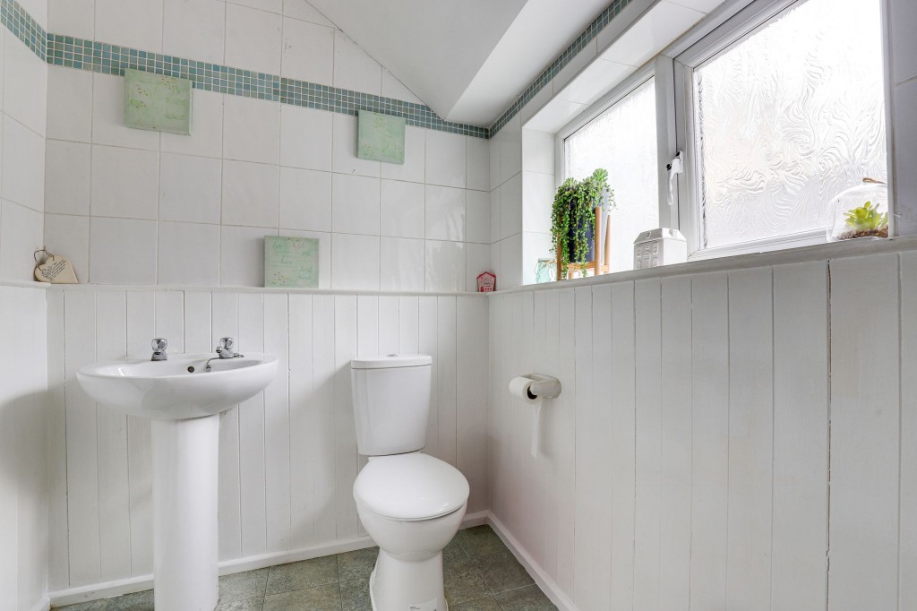Broomhill Road, Nottingham, NG6