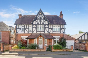 Briar Gate, Long Eaton, NG10