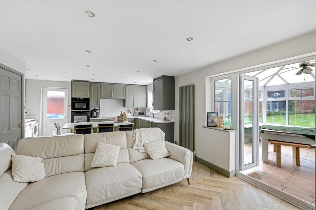 Fitzwilliam Drive, Forest Town, NG19