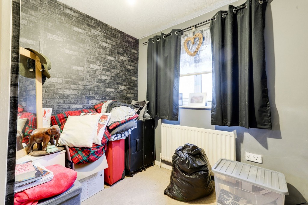 Hadrian Gardens, Nottingham, NG5