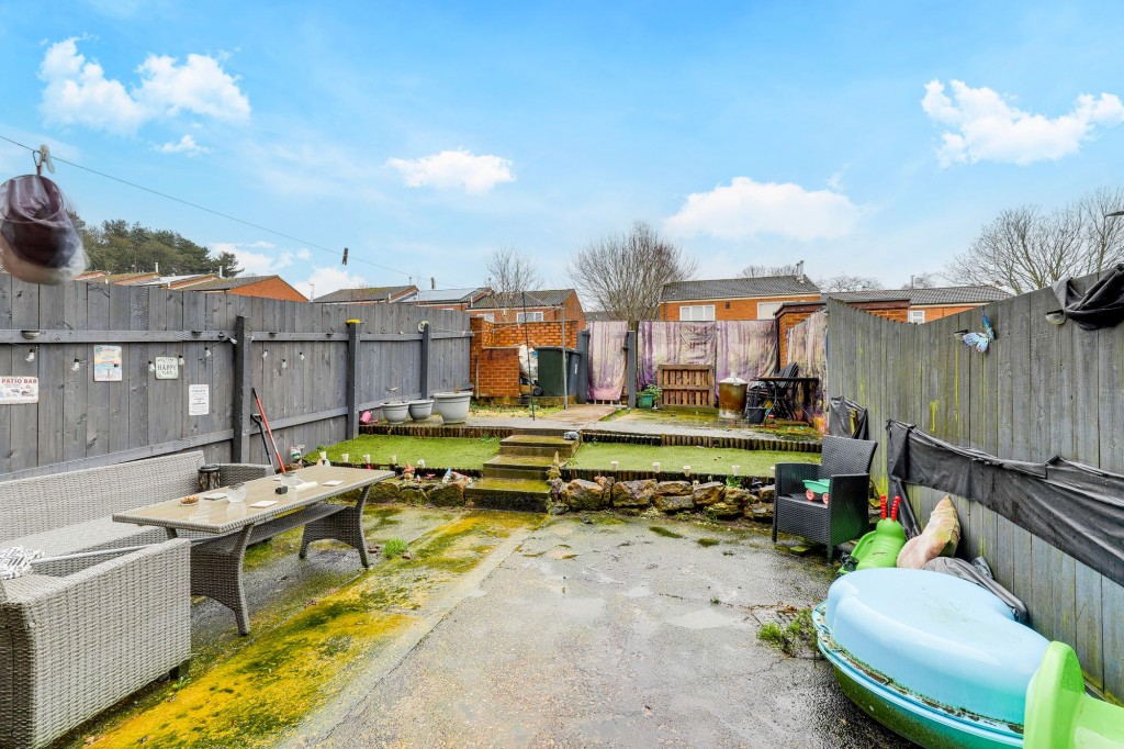 Hadrian Gardens, Nottingham, NG5