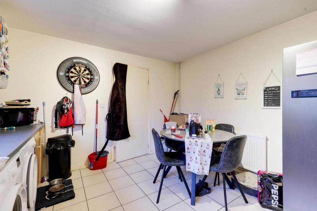 Hadrian Gardens, Nottingham, NG5