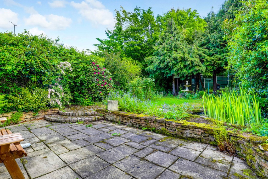 Russley Road, Bramcote, NG9