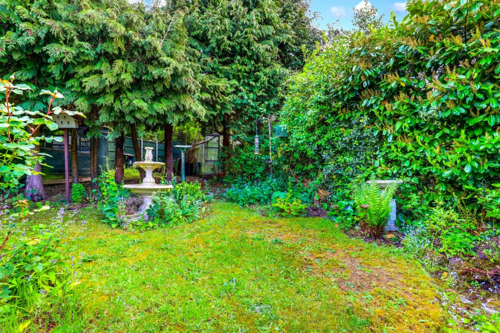 Russley Road, Bramcote, NG9