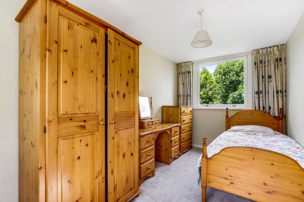 Russley Road, Bramcote, NG9