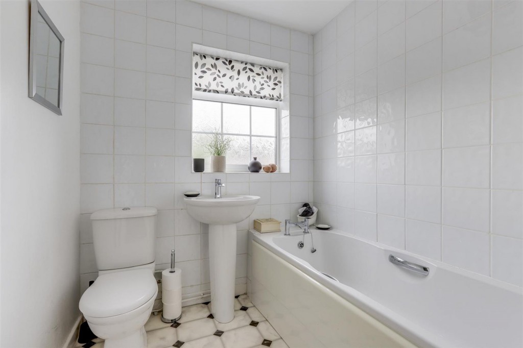 Radcliffe Road, West Bridgford, NG2