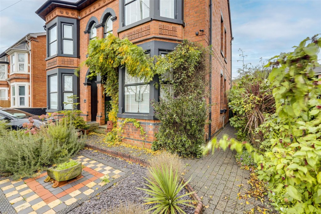 Highbury Road, Nottingham, NG6