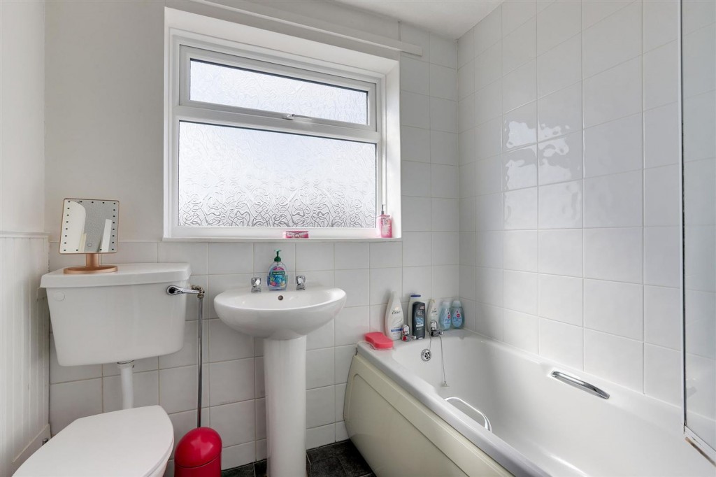 Balmoral Grove, Hucknall, NG15