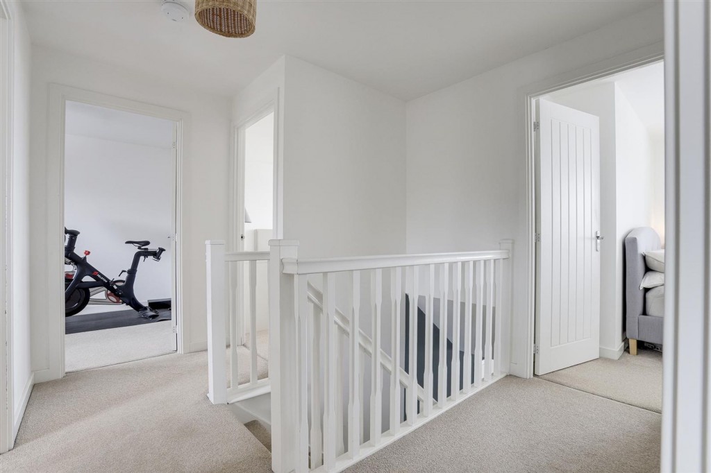 Hewer Close, Eastwood, NG16