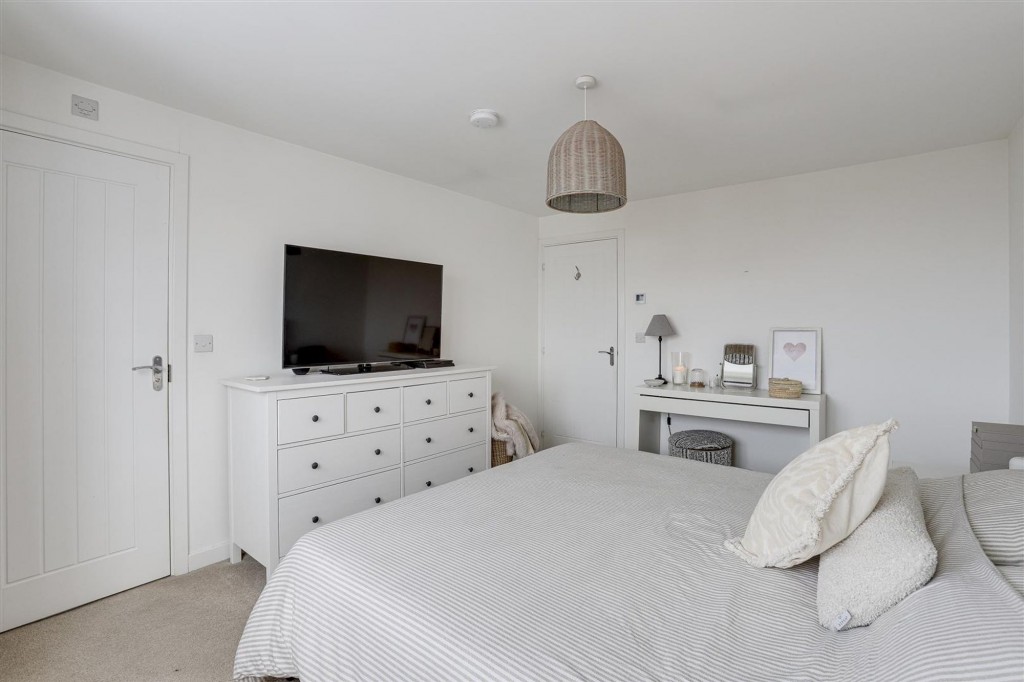 Hewer Close, Eastwood, NG16