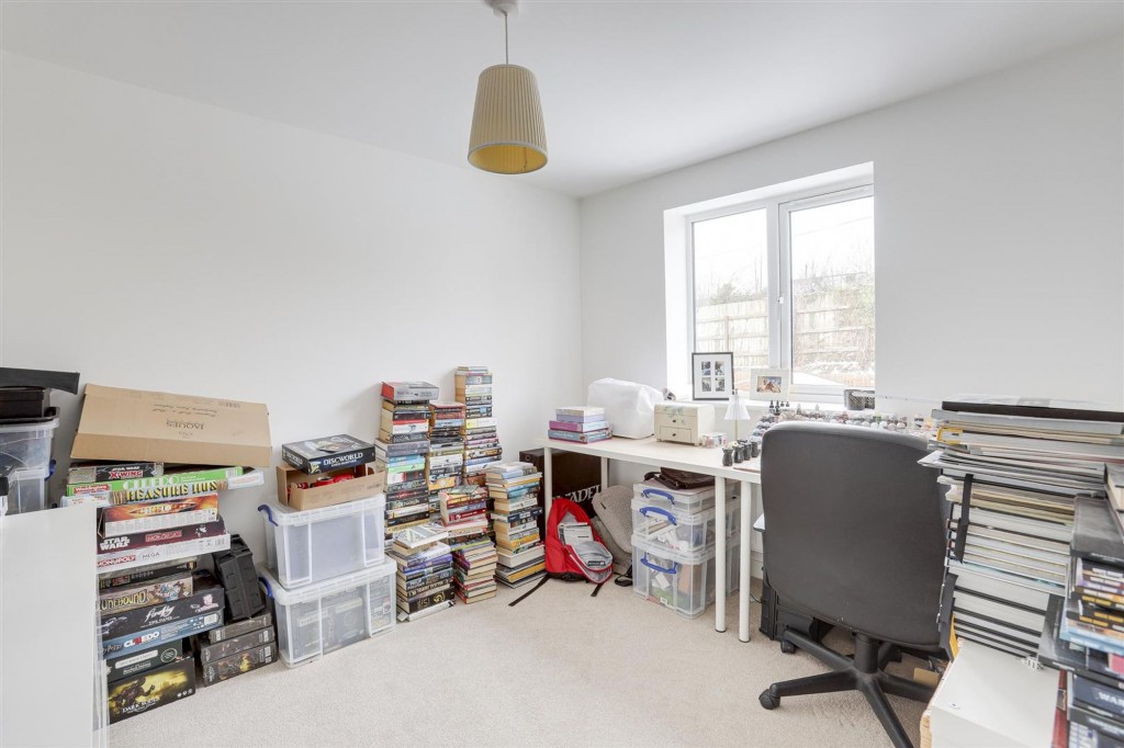 Hewer Close, Eastwood, NG16