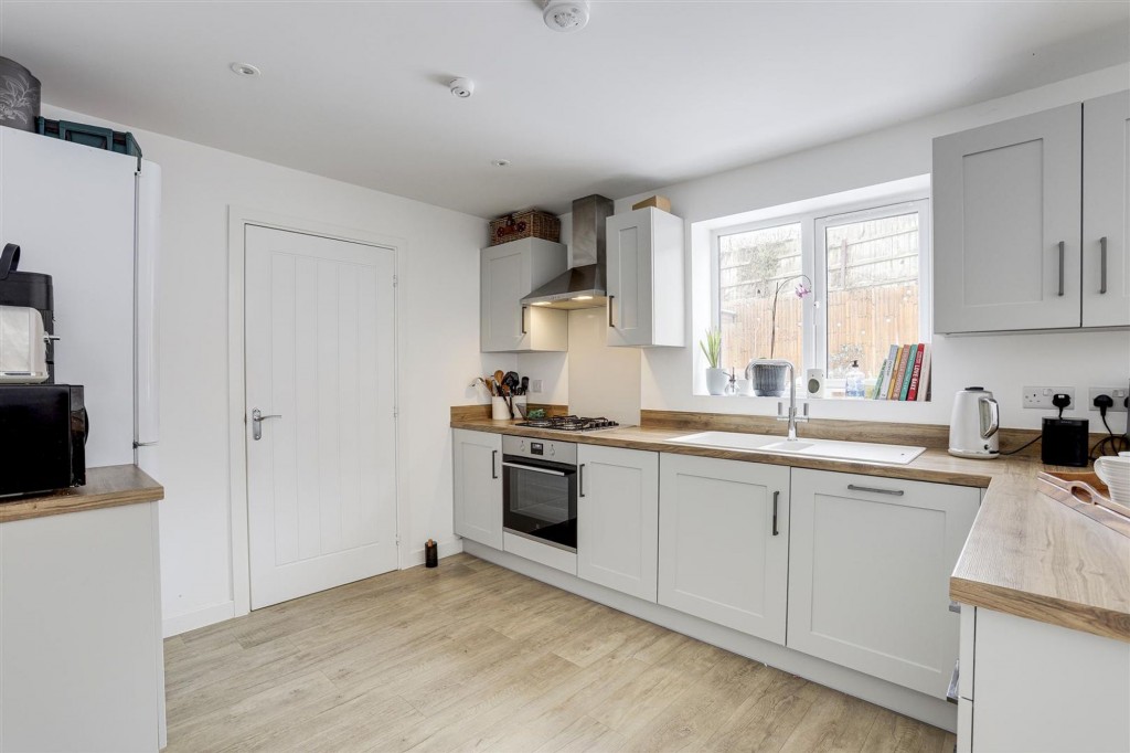 Hewer Close, Eastwood, NG16