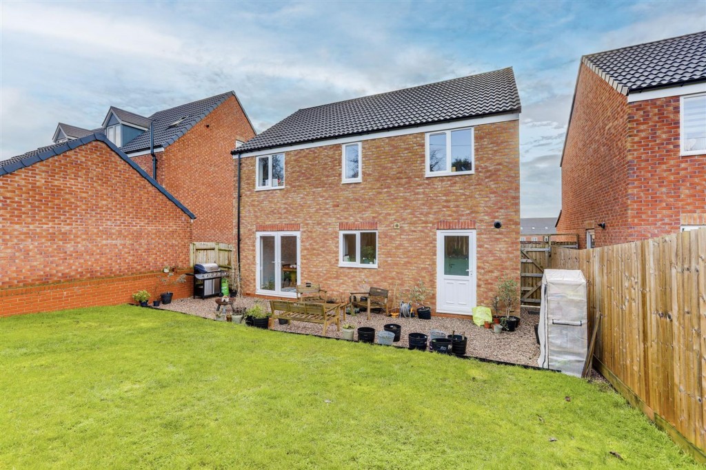 Hewer Close, Eastwood, NG16