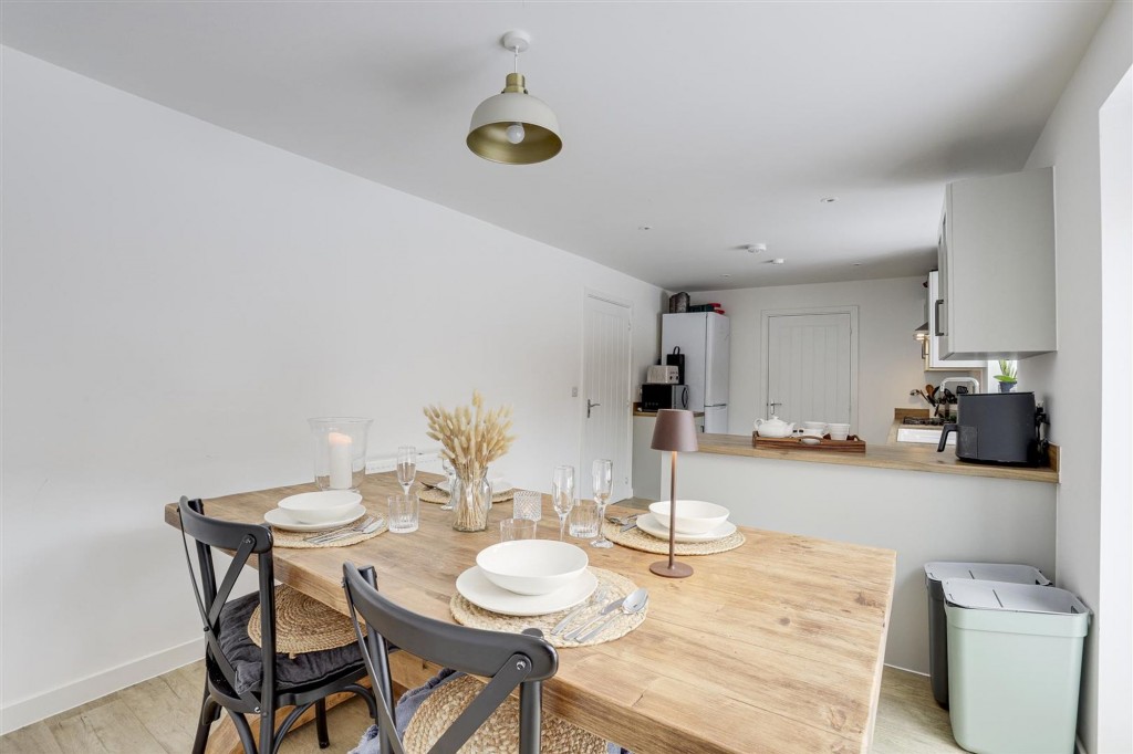 Hewer Close, Eastwood, NG16