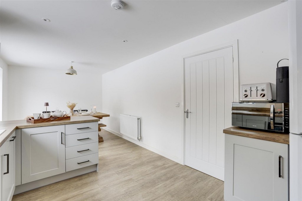 Hewer Close, Eastwood, NG16