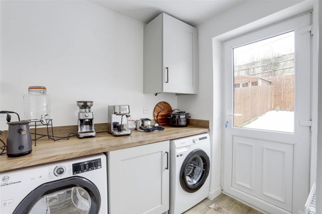 Hewer Close, Eastwood, NG16