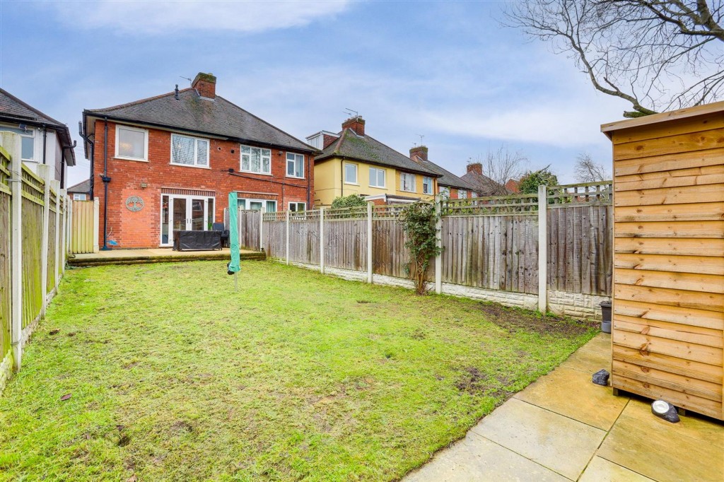 Henry Road, Beeston, NG9