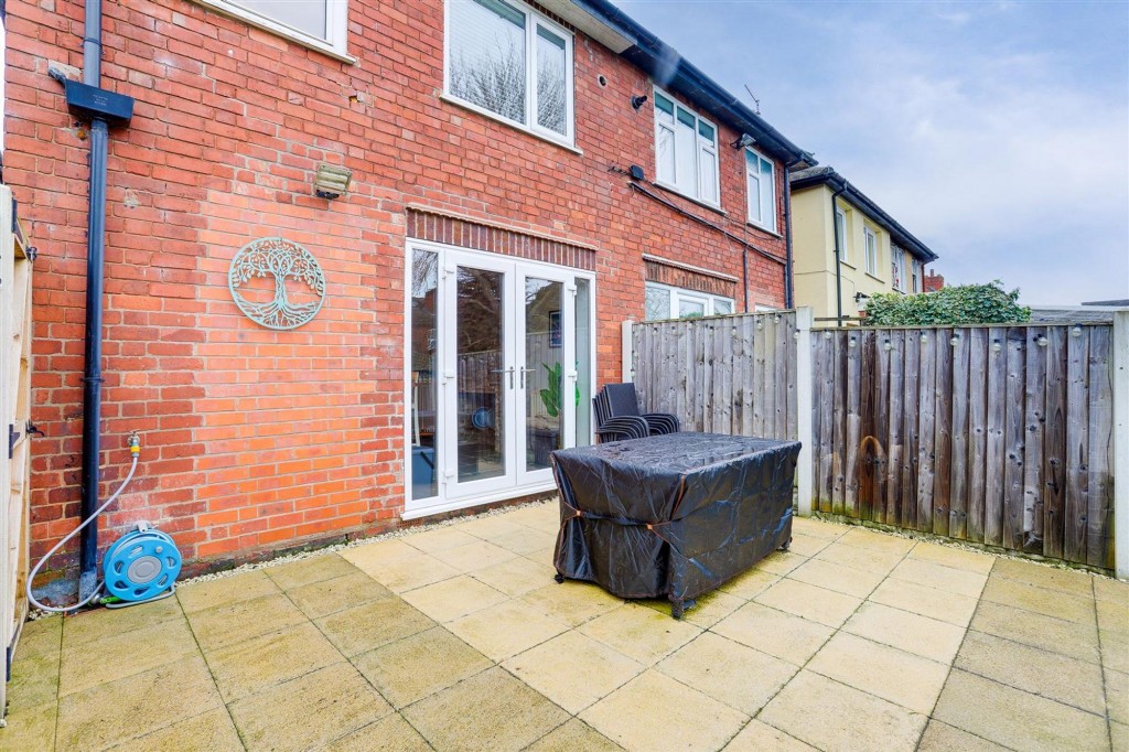 Henry Road, Beeston, NG9