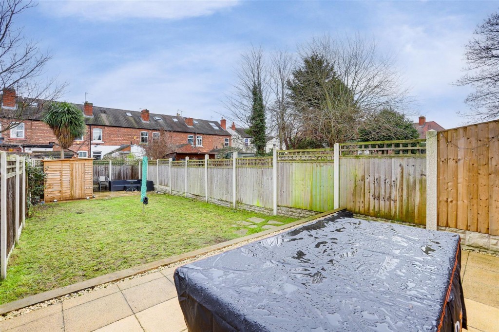 Henry Road, Beeston, NG9