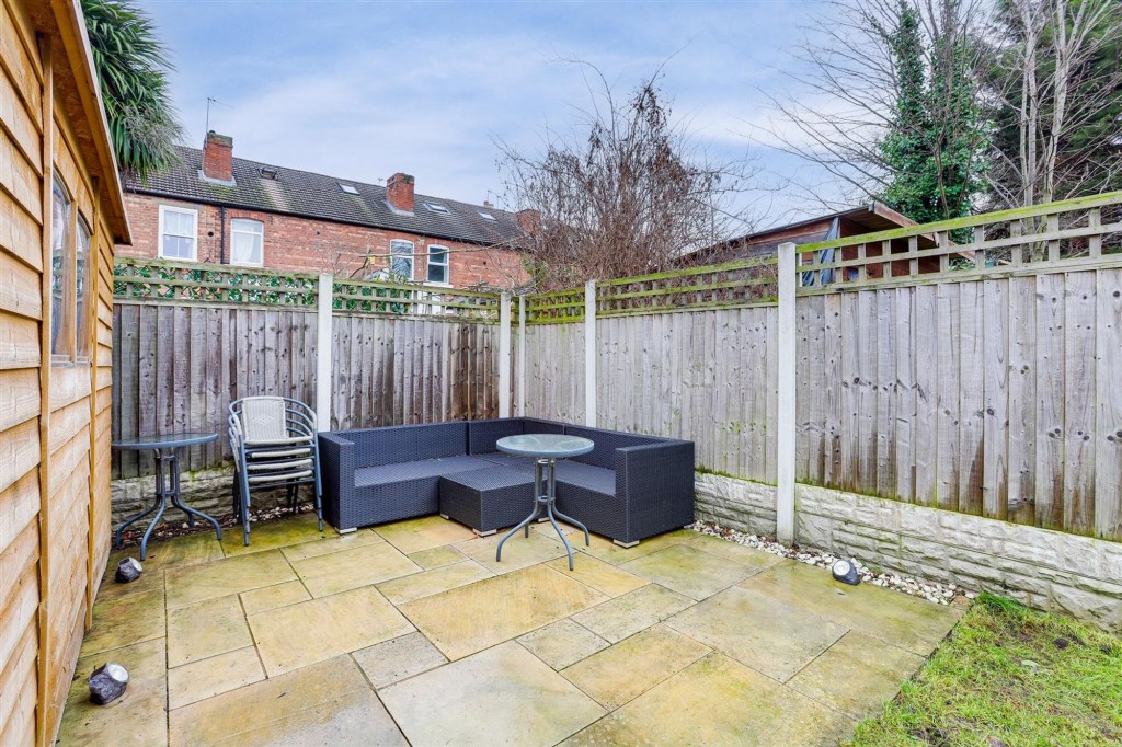 Henry Road, Beeston, NG9